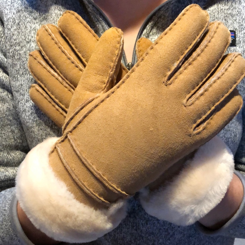 Ugg gloves